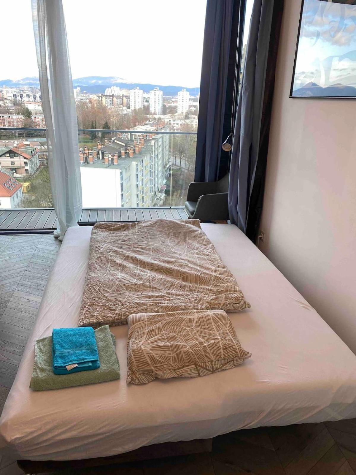 Downtown With A View Apartment Laibach